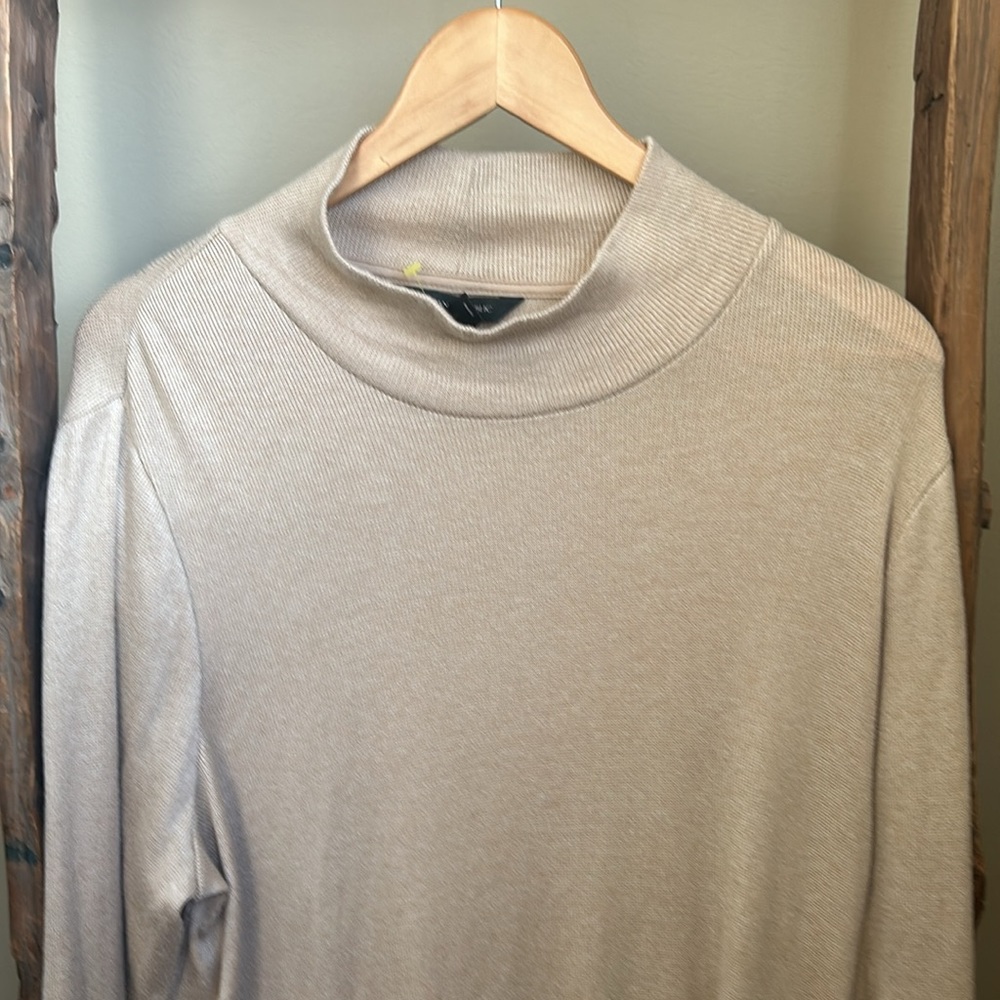 NWOT Banana Republic Light Weight Mock Neck Sweater Size Large - Picture 2 of 11